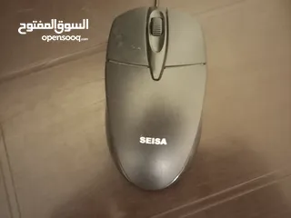  6 اكس بوكس سيريس اس بسعر لقطه ونضيف مع يد اصليه ما فيها أي عطل تواصل عن طريق سوق المفتوح