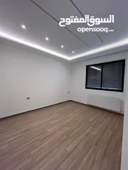  4 ارضية مع ترس في ضاحية النخيل تشطيب ملوكي و منطقة فلل