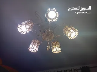  1 ثريا حمس لمبات استعمال بسيط للبيع بسعر مغري 10 دنانير فقط