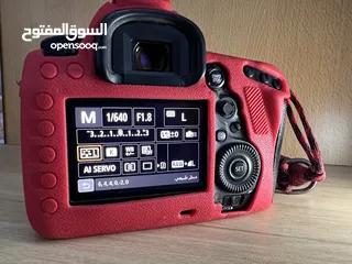  2 5d mark4   بحاله جيده جدا مع بطاريتين وشاحن اصلي  الكاميرا بودي او مع عدسة  85mmf1.8