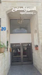  10 شقة 170م2 + روف للبيع في أبو نصير