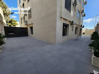  13 شقة ارضية للبيع في منطقة الصنوبر - ref : 14432