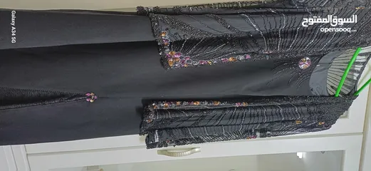  1 فستان سهرة مرتب وتقيل سعر الشراء 150 للبيع 40 دينار
