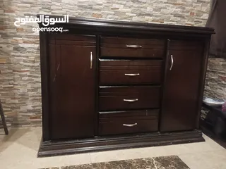  1 تواليت ، مكتب