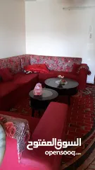  5 كنب كورنر صالون مخمل خمري وسجاده وطرابزتين وطاولة ويط وطاولة شاشه