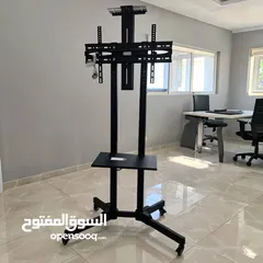  3 ستاند التلفاز المتحرك 32-75 بوصة يتحمل وزن 50 كيلو يجمع بين التصميم العصري والمرونة الكاملة