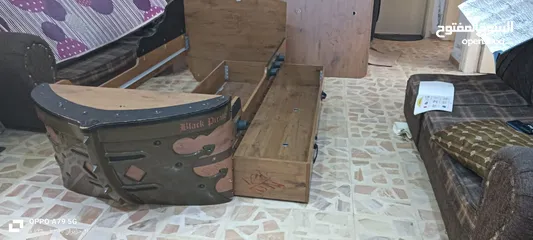  8 تخت مفرد.  كورنر
