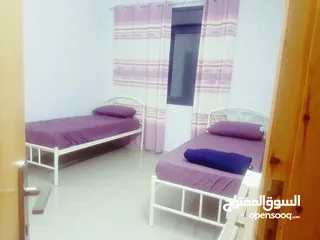  7 شقه للايجار