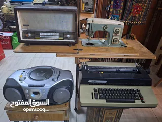  1 راديو قديم وطابعه