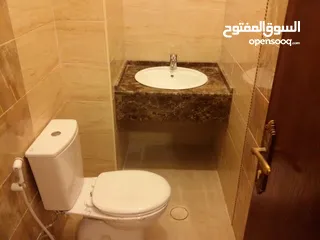  8 شقة جديدة - لم تسكن بعد - 4نوم - 220م - قرب الخدمات العامة - موقع هادئ ومميز
