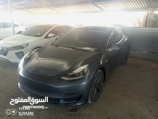  19 تسلا 3 لونج رينج دول ماتور بطاريه كبيره ودفع رباعي  لون فيراني مميز بحاله الوكاله