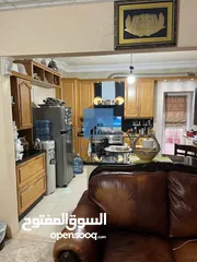  9 شقة مميزة للبيع في الكرسي  -  قرب المخابرات طابق اول 190م تشطيب سوبر ديلوكس بسعر مغري
