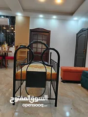  1 سرير أطفال حديد
