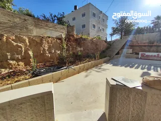  6 شقة ارضية مع ساحه غير مفروشة للايجار في سردا