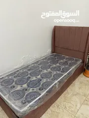  1 تخت وكاله مع فرشه  مرأي