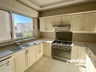  7 شقه طابق اول من فيلا فارغه للإيجار في دابوق - ref : 14625
