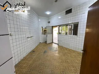  8 ايجار منزل تجاري  في منطقه حي الجامعه