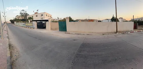  25 بيت مؤجر لوزارة التربية والتعليم
