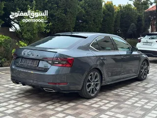  6 Skoda Superb 2022