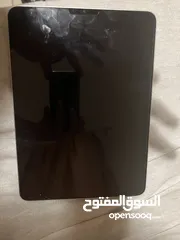  3 iPad Pro 4th generation  مع ماجك كي بورد