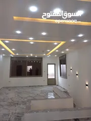  5 رووف دوبلكس 220 م مع ساحه كبيره 80م للبيع جنوب دوار اللوازم وغرب المستشفى التخصصي