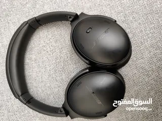  3 Bose headphones