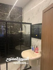  5 شقة ارضية للبيع ضاحية الرشيد خلف الجامعة الاردنية