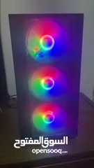  1 جهاز كمبيوتر للألعاب والدراسة