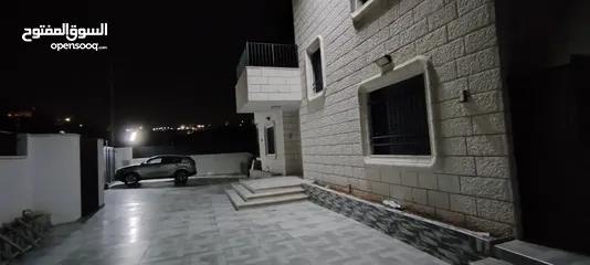  1 بيت جديد غير مسكون مكون من ثلاث طوابق في المزرعه الغربيه بالقرب من شركة النزيه للبلاط