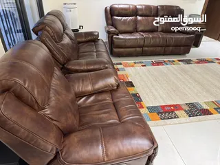  1 طقم ريكلاينر كهرباء جلد امريكي اصلي لازال جديد
