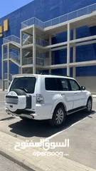  4 Mitsubishi pajero 2010 3800cc