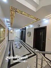  3 شقق ط2 او3 للبيع في الجبيهة ابو العوف عمارة على شارعين تشطيبات فخمة مساحة 177م