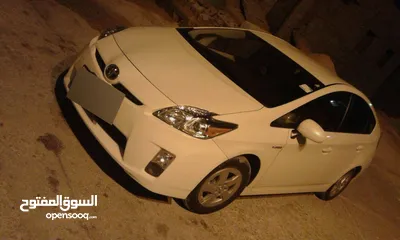  2 سيارة تويوتا بريوس 2010 للبيع