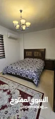  22 شقة مفروشة فاخرة للايجار مساحة 90 غرب شارع الجامعة ب 200م وشمال مسجد علياء التل