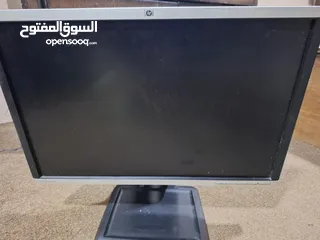  1 كومبيوتر العاب فئة متوسطة مستعمل للبيع بحالة جيداكومبيوتر العاب فئة متوسطة مستعمل للبيع بحالة جيدا
