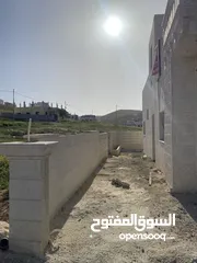  3 بيت عظم للبيع واجهه حجر مقصور من الداخل مسور من الخارج وبورسلان كامل داخلي موجود مطوب ومرخص