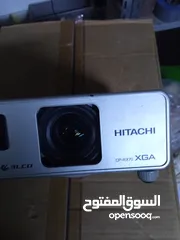  1 بروجكتر هيتاشيVGA موديلcpRx70....2000لومنس به مدخلAV.......VGA