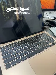  3 Mac book 2020 نسخه مميزه من امريكا *( جولد روز ) استخدام نظيف جداً جدا ومعه حمايه شاشه وحمايه خارجيه