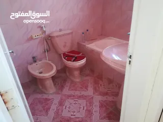  7 شقة  طابق ثالث للبيع في ضاحية الأمير حسن مساحة الشقة 136 متر مربع 3 غرف 2 حمام مطبخ صالون حرف L
