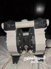  1 مضخة ماء جديدة وماتورات مع جير مستعمل