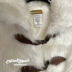  2 جاكيت فيست فرو اوف وايت. تركي ثقيل وجودة عالية جدا. يلبس تحته بلوزة او قميص. سعره 10 شيكل بدل 80