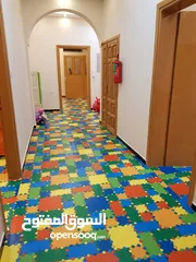  1 ارضيات فوم بزل مقاس القطعة متر في متر سماكة 2.50 سم متوفر لونين في نفس القطعة وجهين احمر وازرق.
