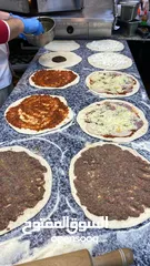  14 مشروع مطعم معجنات وبيتزا متكامل للبيع مع كافة المعدات الجديدة ورخصة مطعم شامل،بداعي العودة إلى سوريا