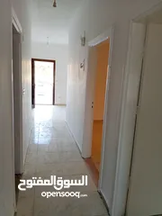  18 شقة أرضية شارع الكويتي الرئيسي للبيع