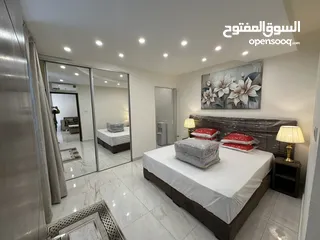  1 شقة فاخرة غرفة وصالة قرب صويفية ڤيلج  250 دينار اسبوعي و750 شهري