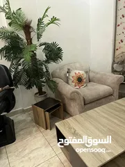  3 طقم كنب نضيف استعمال اقل من سنه