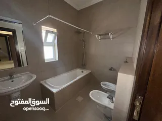  13 شقة غير مفروشة للايجار في دير غبار ( Property 38490 ) سنوي فقط