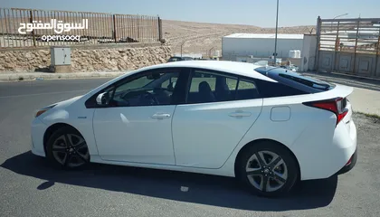  4 تويوتا بريوس 2022 XLE فحص كامل فل ما عدا الفتحة صنف بيرسونا TOYOTA PRIUS 2022 XLE FULLY LODED