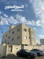 1 شقة جميلة بمنطقة مميزة بالعامرات الخامسة خلف مسجد الهدى للبيع