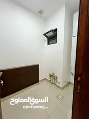  16 شفة شبه ارضي مع ترس و شلال بأفخم التشطيبات العصرية خلف المدارس العالمية